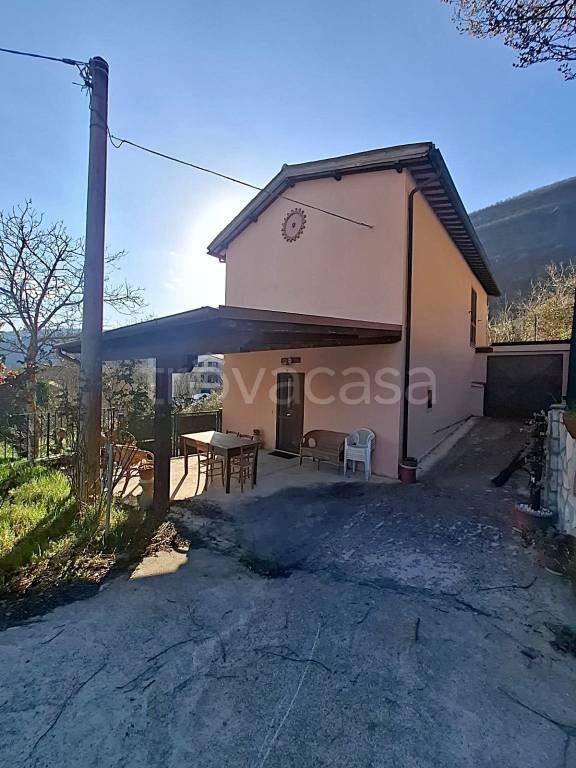 casa indipendente in vendita a Vallo di Nera in zona Meggiano