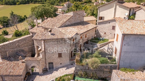 appartamento in vendita a Vallo di Nera in zona Piedipaterno