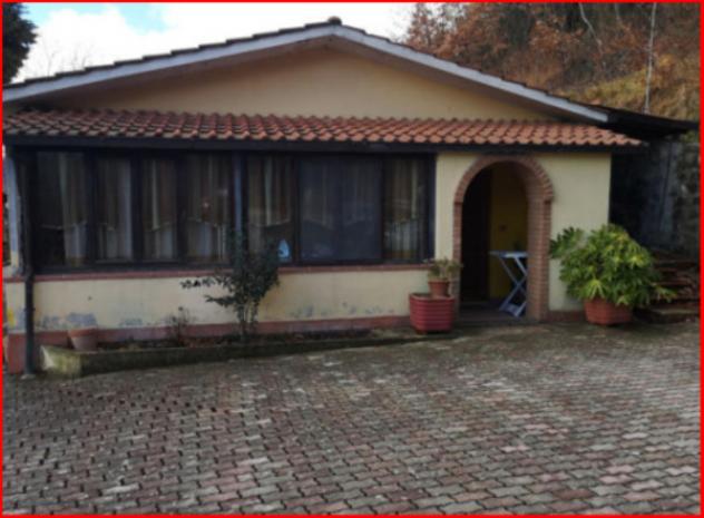 appartamento in vendita a Valtopina in zona Balciano