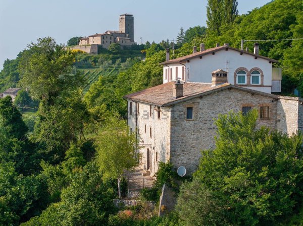 casa semindipendente in vendita a Valtopina in zona Poggio