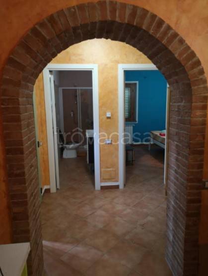appartamento in vendita a Valtopina in zona Balciano
