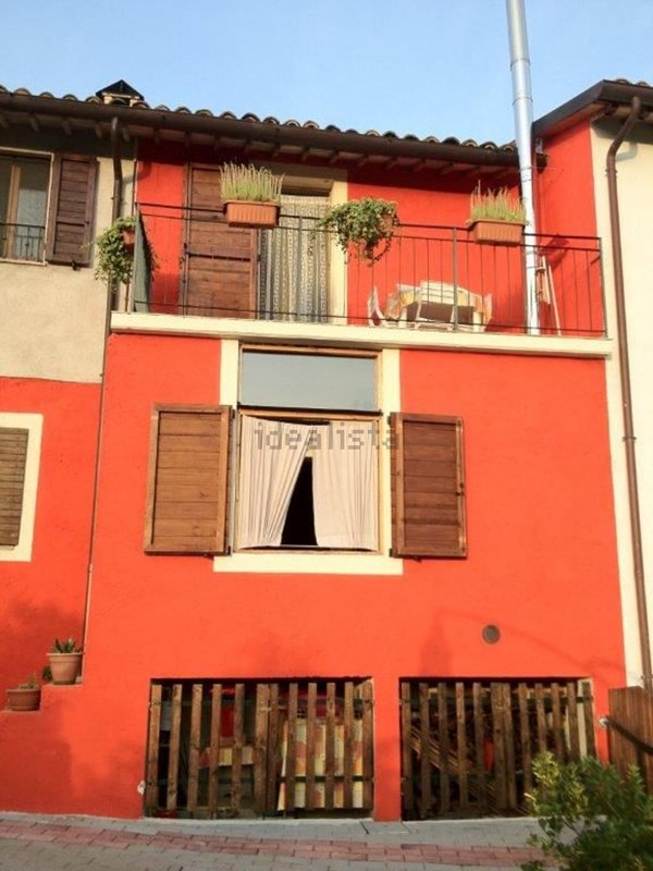 casa indipendente in vendita a Valtopina