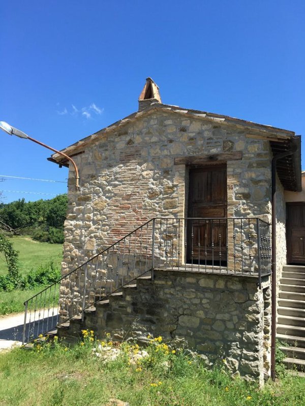 casa indipendente in vendita a Valtopina