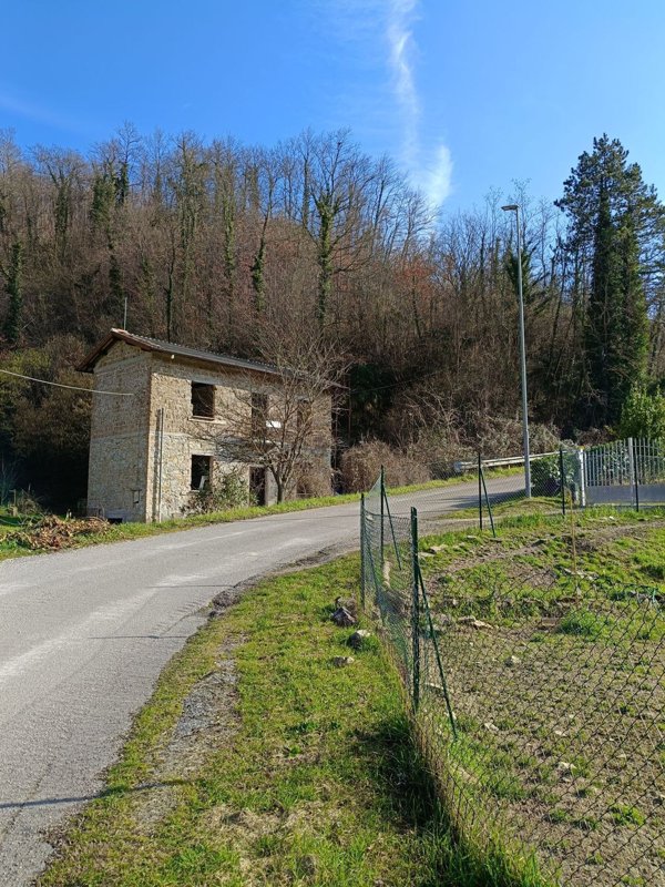 quadrivano in vendita a Valtopina