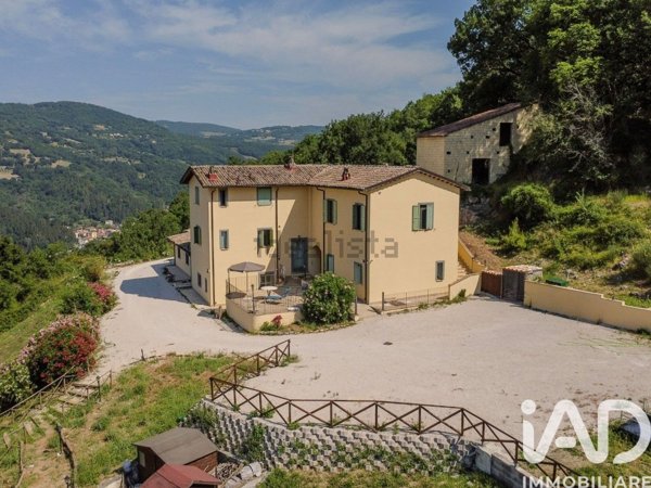 casale in vendita a Valtopina in zona Collebudino