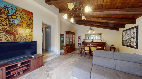 appartamento in vendita a Valtopina in zona Giove