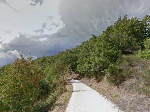 appartamento in vendita a Valtopina in zona Balciano