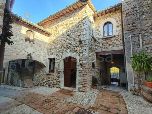 casa indipendente in vendita ad Acquasparta
