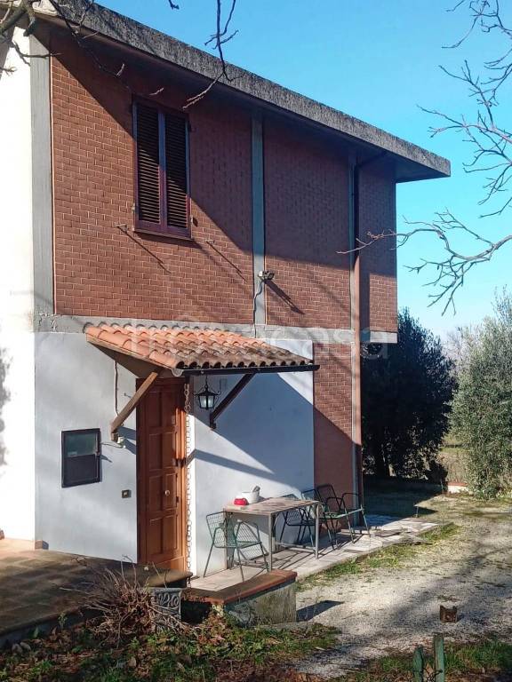 casa indipendente in vendita ad Acquasparta in zona Portaria