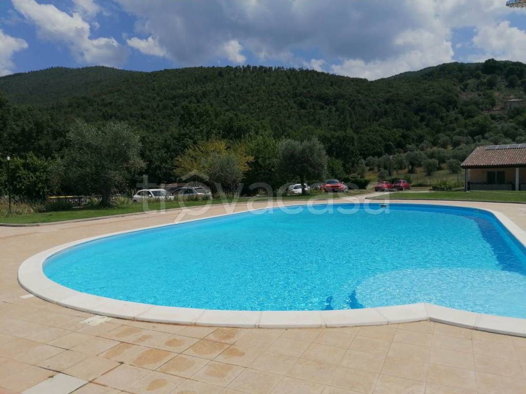 appartamento in vendita ad Acquasparta in zona Portaria