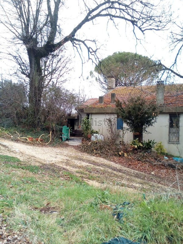 casa indipendente in vendita ad Acquasparta