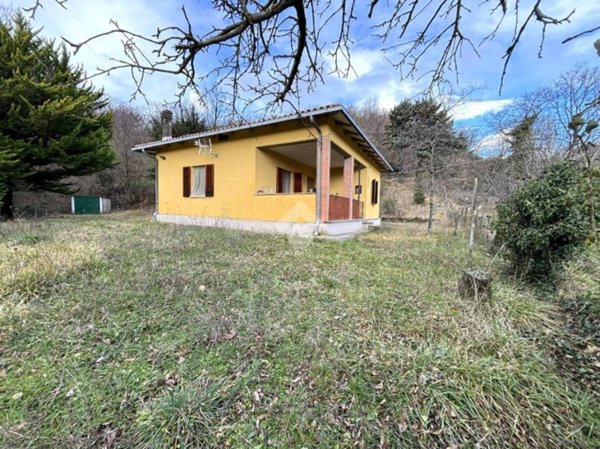 casa indipendente in vendita ad Acquasparta in zona Macerino
