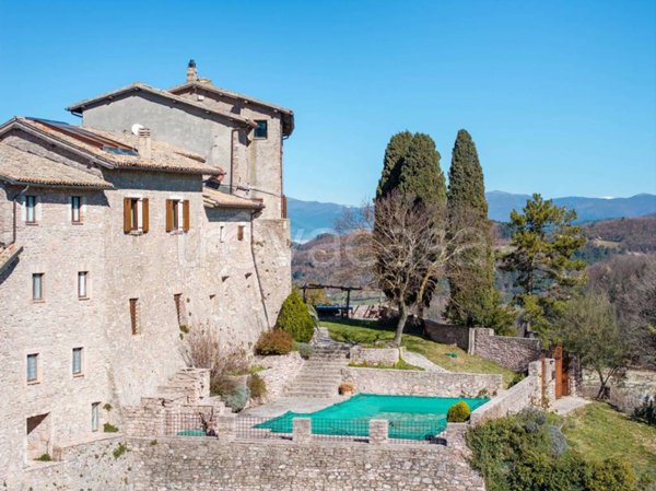casa indipendente in vendita ad Acquasparta in zona Macerino