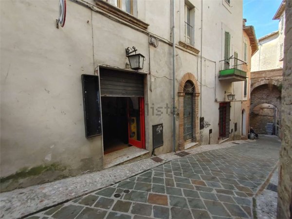 negozio in vendita ad Acquasparta