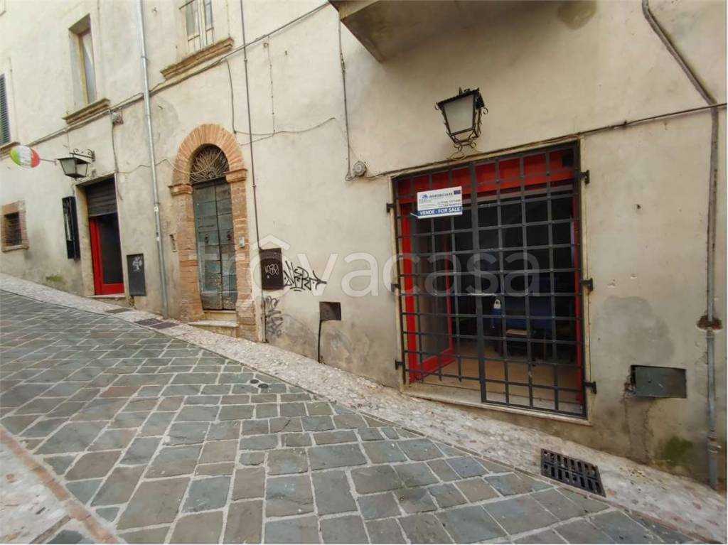 negozio in vendita ad Acquasparta