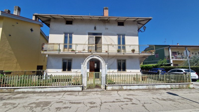 casa indipendente in vendita ad Acquasparta