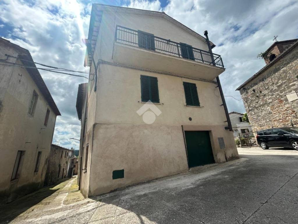 casa indipendente in vendita ad Acquasparta in zona Rosaro