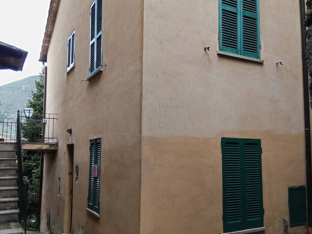 casa indipendente in vendita ad Acquasparta