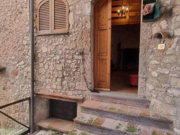 casa indipendente in vendita ad Acquasparta in zona Portaria