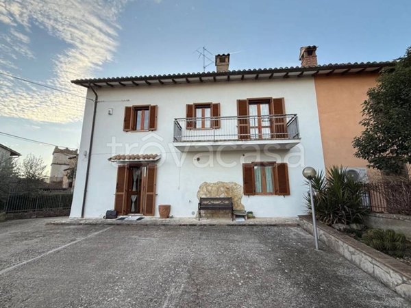 casa indipendente in vendita ad Acquasparta in zona Casigliano