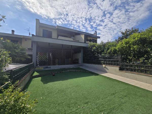 casa indipendente in vendita ad Acquasparta
