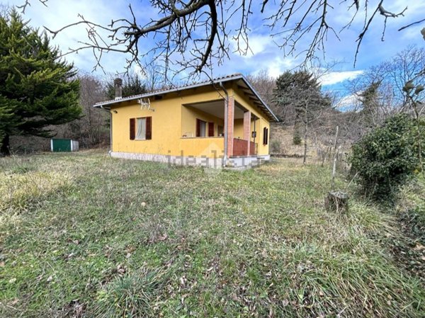 casa indipendente in vendita ad Acquasparta in zona Macerino