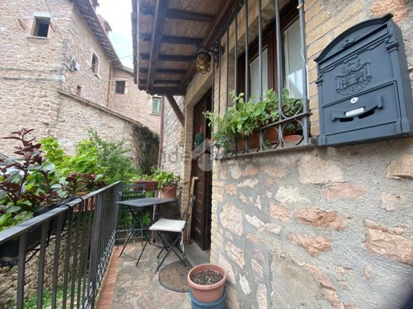 casa indipendente in vendita ad Acquasparta in zona Macerino