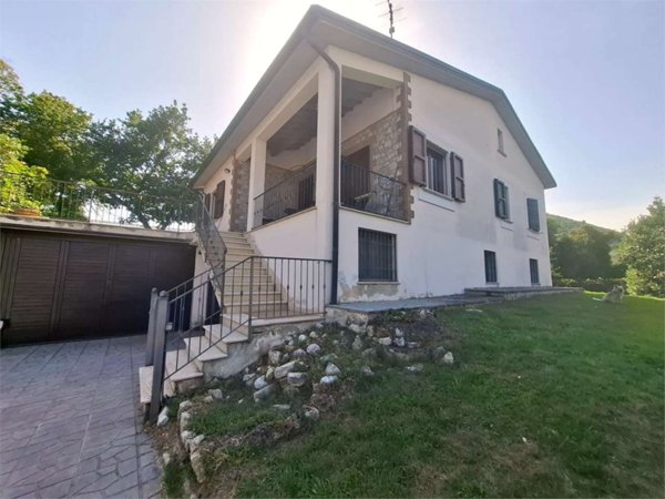 casa indipendente in vendita ad Acquasparta