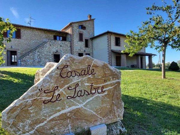 casa indipendente in vendita ad Acquasparta in zona Portaria