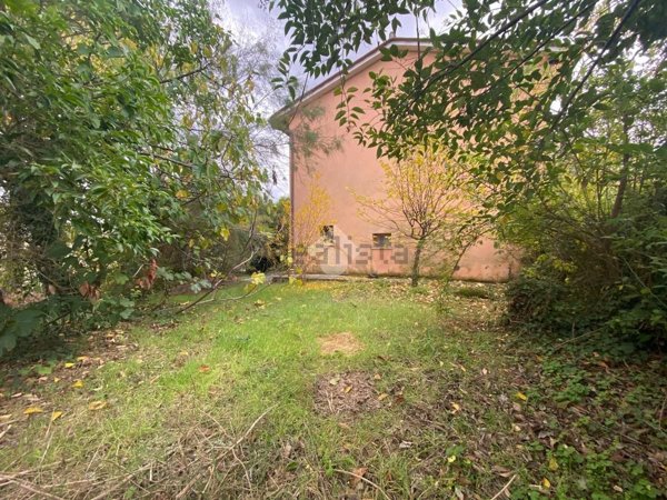 casa indipendente in vendita ad Acquasparta in zona Casigliano