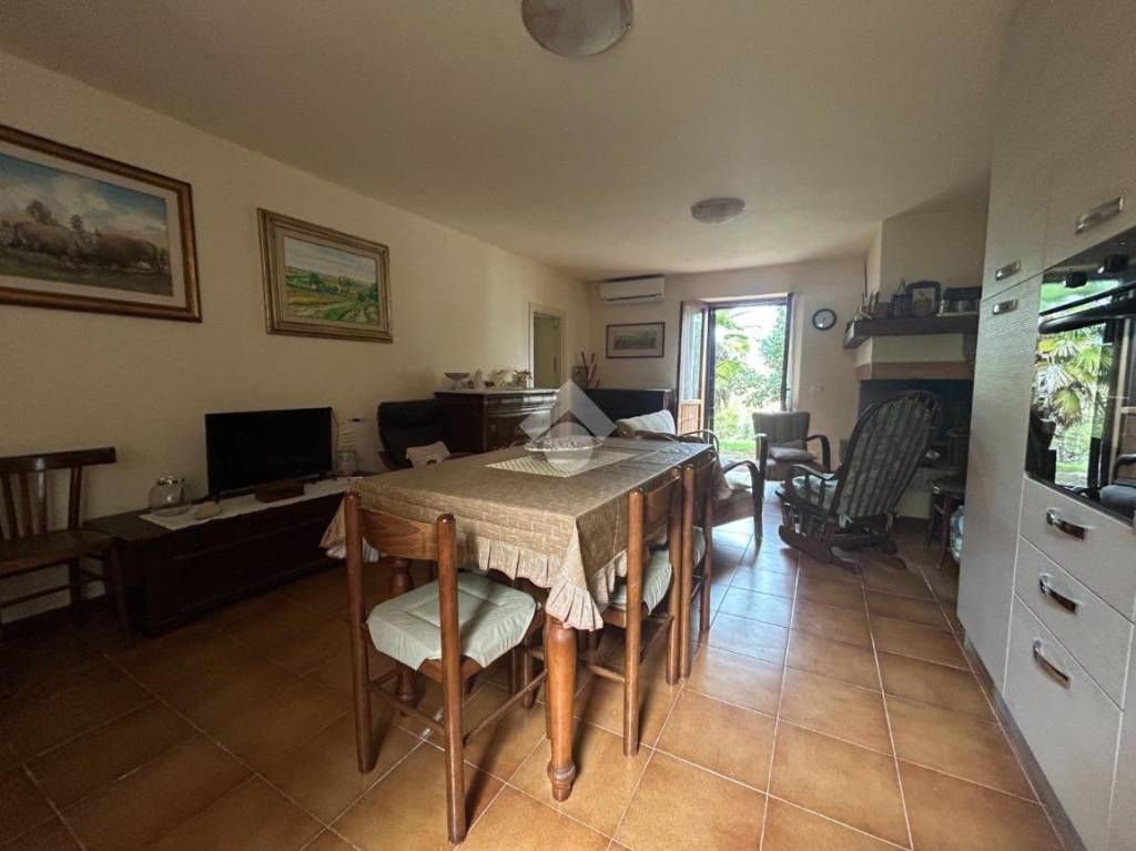 casa indipendente in vendita ad Acquasparta in zona Casigliano