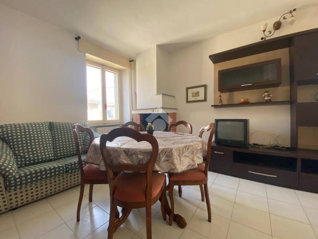 appartamento in vendita ad Acquasparta in zona Configni