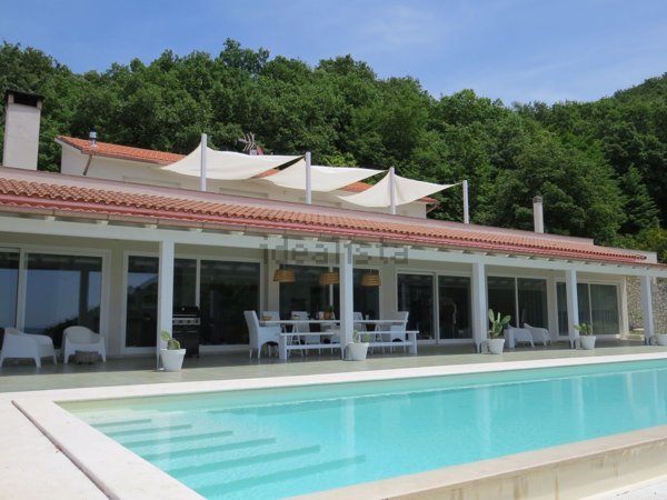 casa indipendente in vendita ad Acquasparta