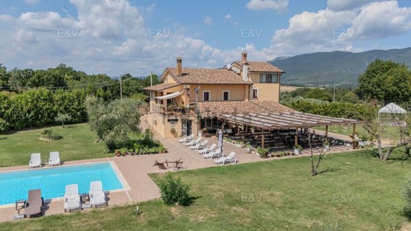 casa indipendente in vendita ad Acquasparta