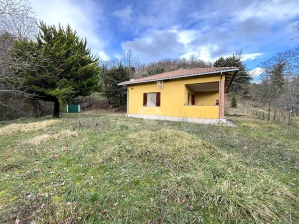 casa indipendente in vendita ad Acquasparta in zona Macerino