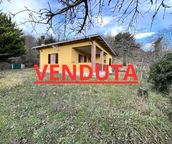 casa indipendente in vendita ad Acquasparta in zona Macerino