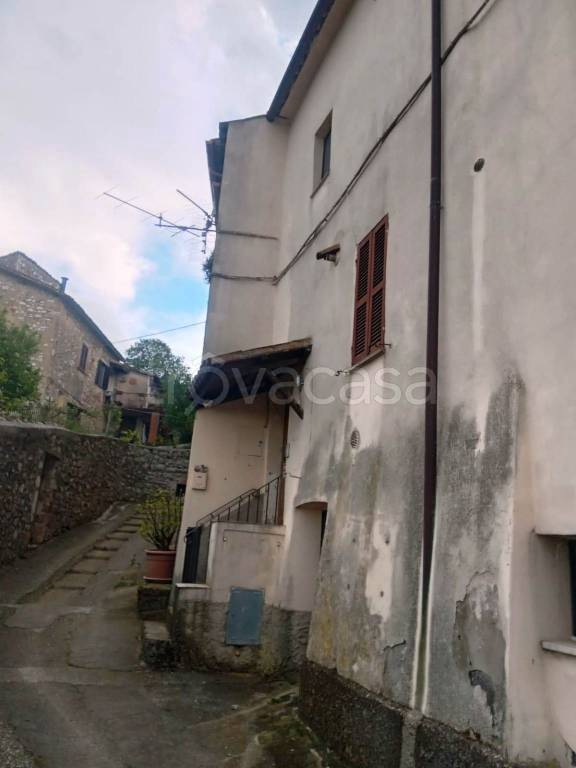 casa indipendente in vendita ad Acquasparta in zona Portaria