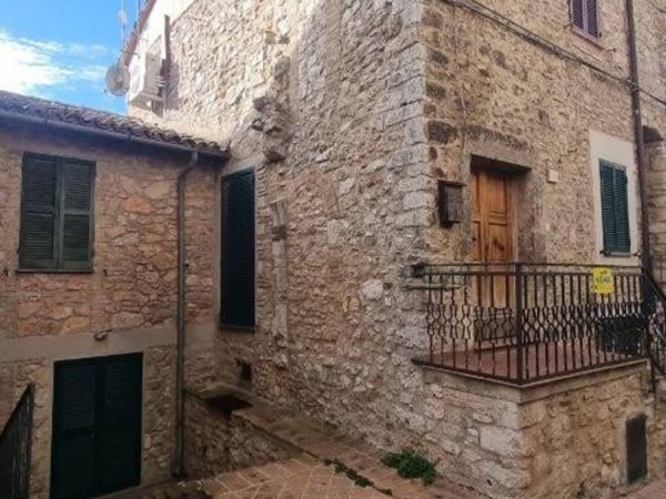 appartamento in vendita ad Acquasparta in zona Portaria