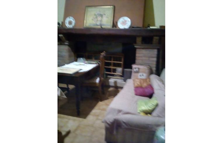 casa indipendente in vendita ad Acquasparta in zona Configni