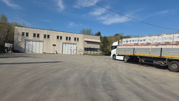 locale di sgombero in vendita ad Acquasparta in zona Casigliano