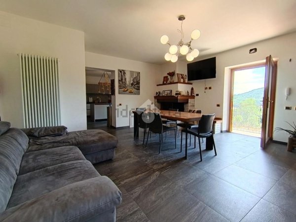 casa indipendente in vendita ad Acquasparta in zona Casteldelmonte