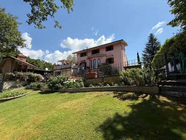 casa indipendente in vendita ad Acquasparta in zona Casteldelmonte