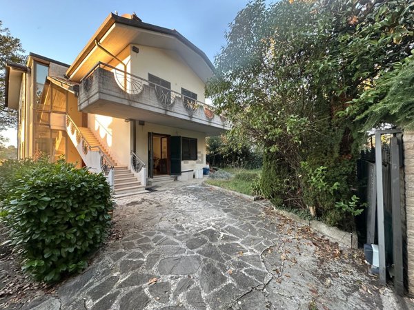 casa indipendente in vendita ad Acquasparta