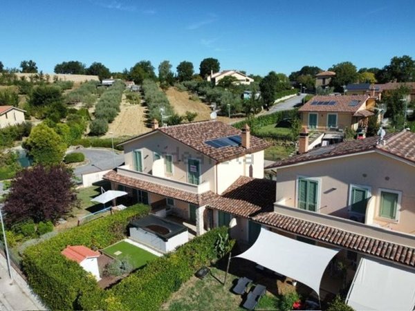 casa indipendente in vendita ad Acquasparta