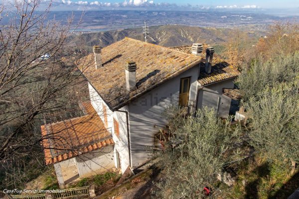 casa indipendente in vendita ad Alviano