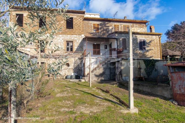 casa indipendente in vendita ad Alviano