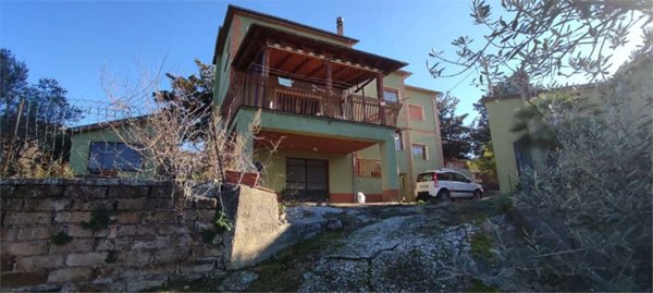 casa indipendente in vendita ad Alviano