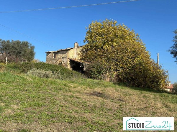 casa indipendente in vendita ad Alviano