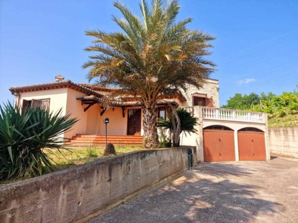 casa indipendente in vendita ad Alviano