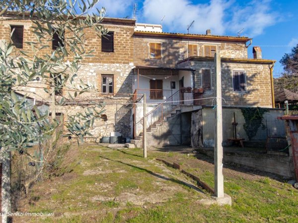 casa indipendente in vendita ad Alviano